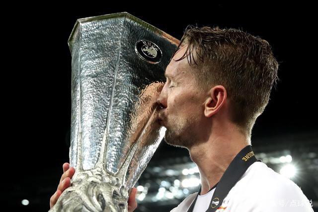 拉塞尔26分詹姆斯19+11+8 湖人胜雷霆再回第九